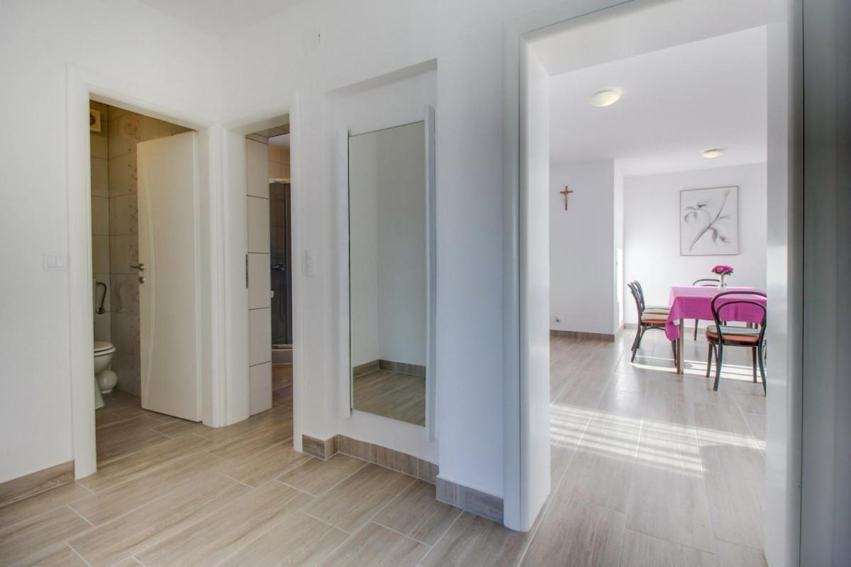Apartment Mikic Cunski Bagian luar foto