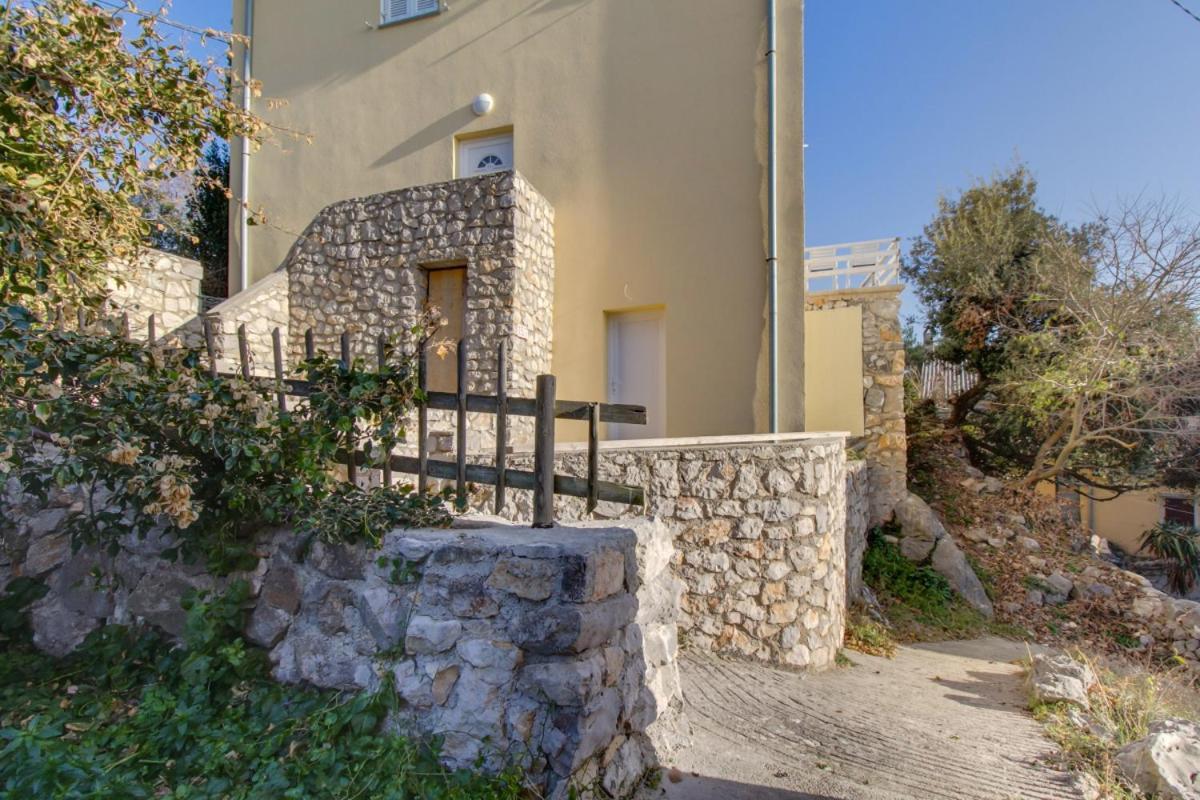 Apartment Mikic Cunski Bagian luar foto