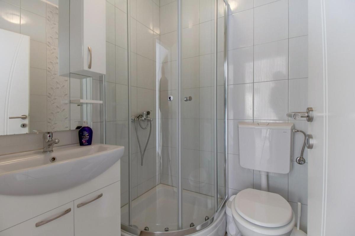Apartment Mikic Cunski Bagian luar foto